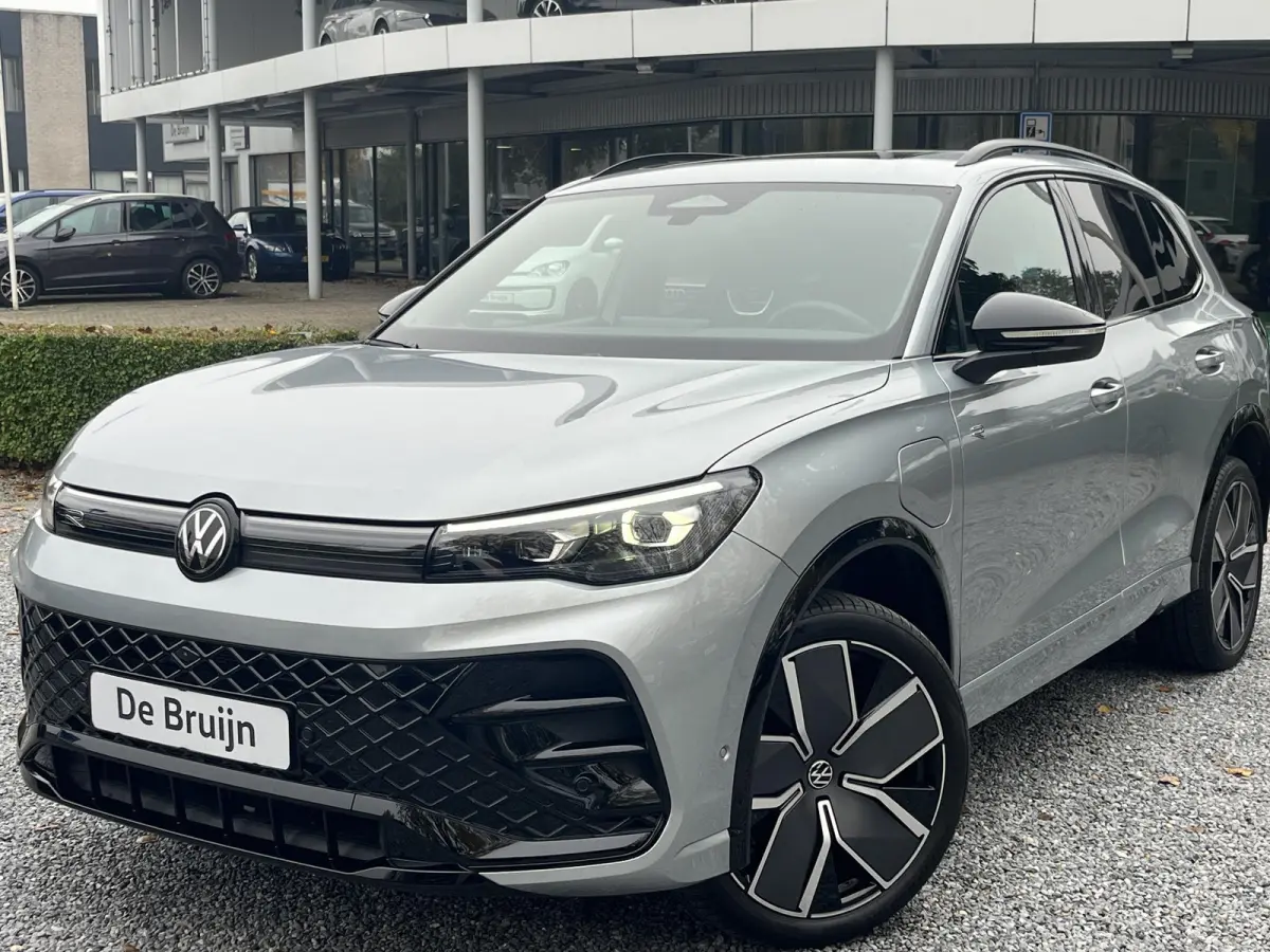 Hybrid 272pk R-Line Blackstyle (Pano,Trekhaak,360,IQ)