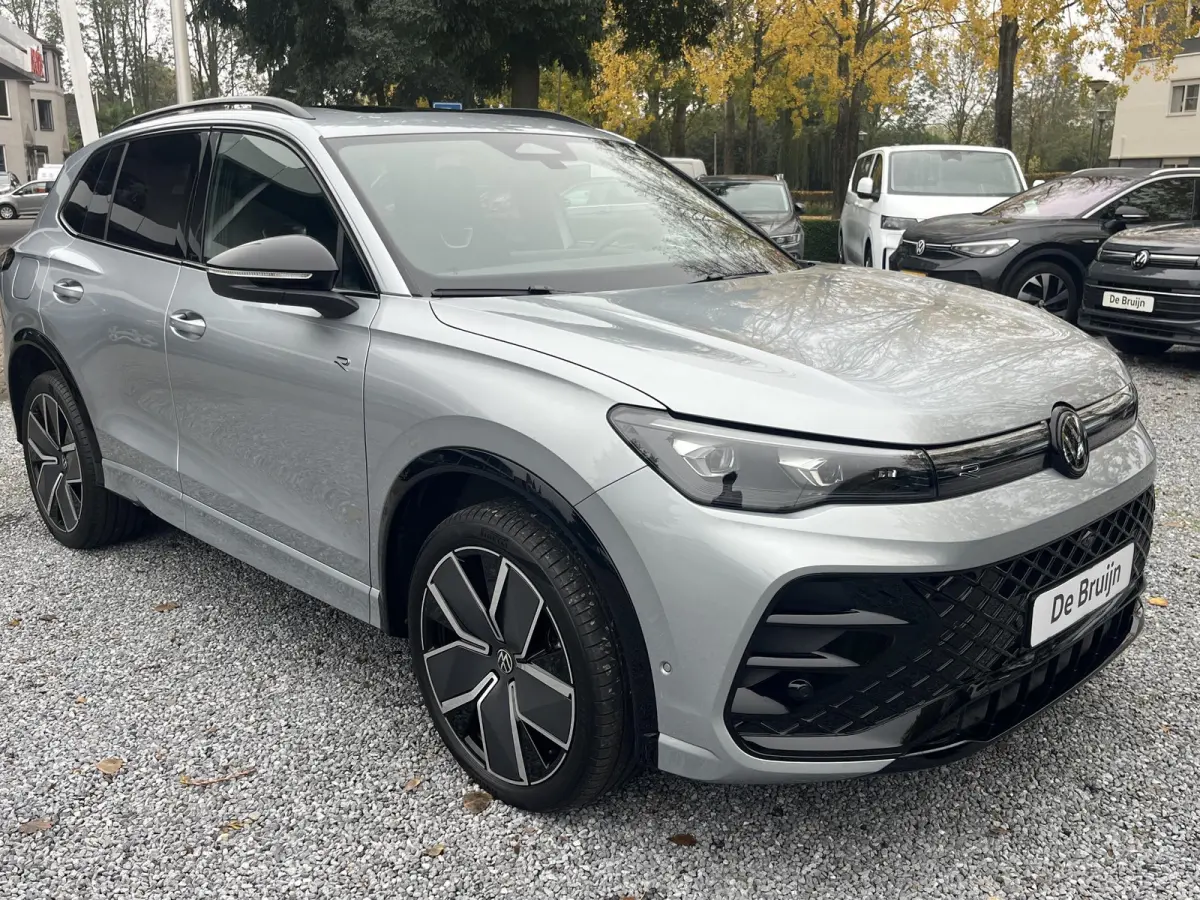 Hybrid 272pk R-Line Blackstyle (Pano,Trekhaak,360,IQ)