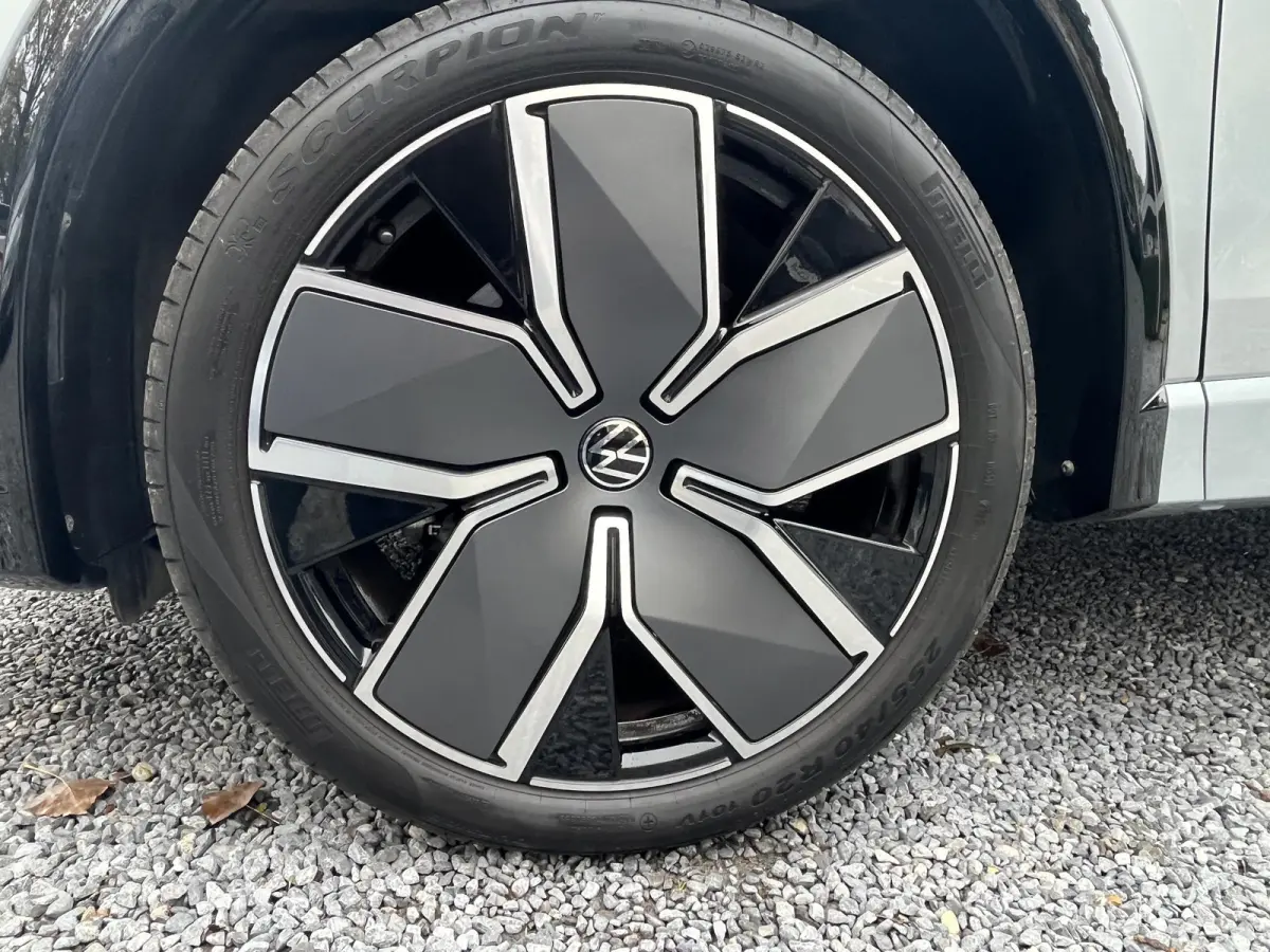 Hybrid 272pk R-Line Blackstyle (Pano,Trekhaak,360,IQ)