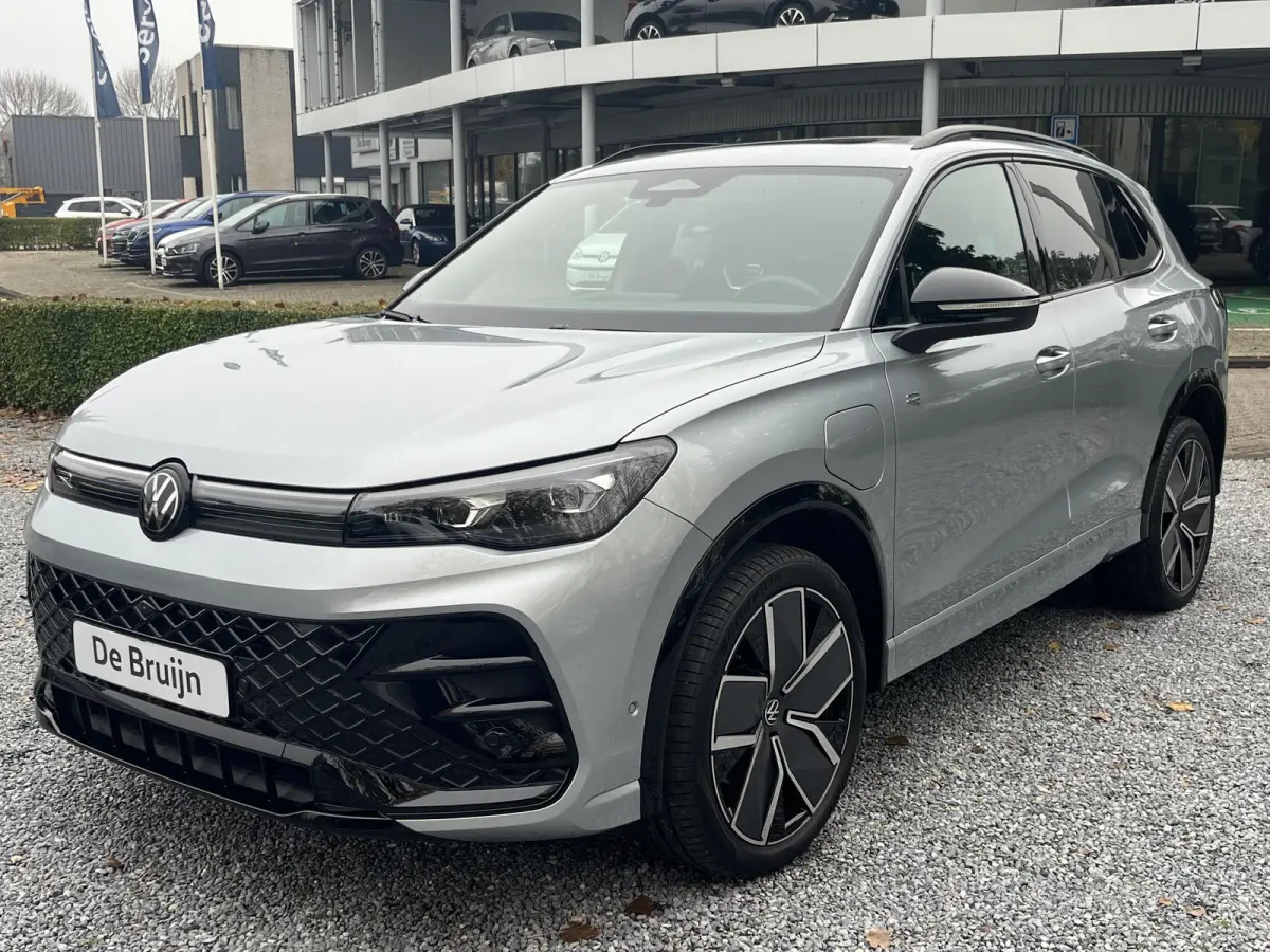 Hybrid 272pk R-Line Blackstyle (Pano,Trekhaak,360,IQ)