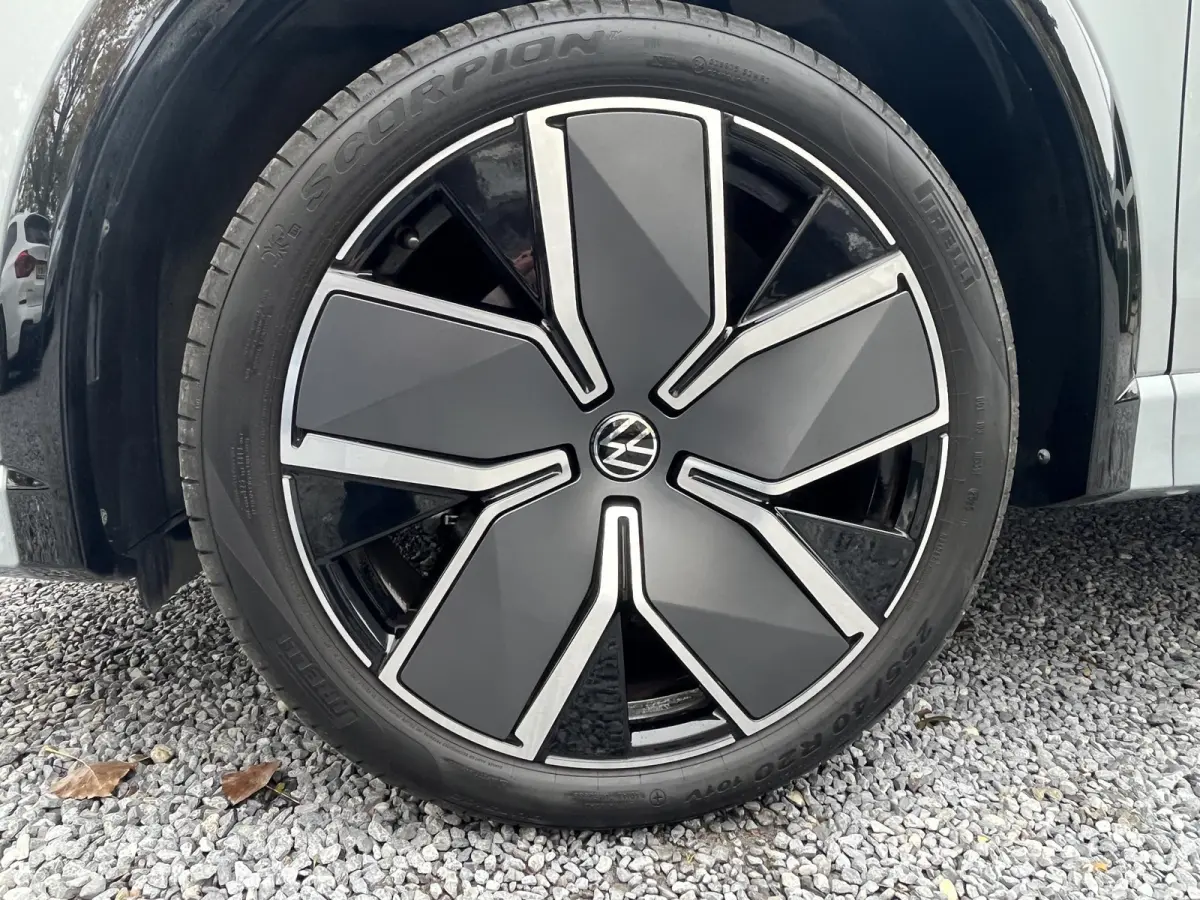 Hybrid 272pk R-Line Blackstyle (Pano,Trekhaak,360,IQ)