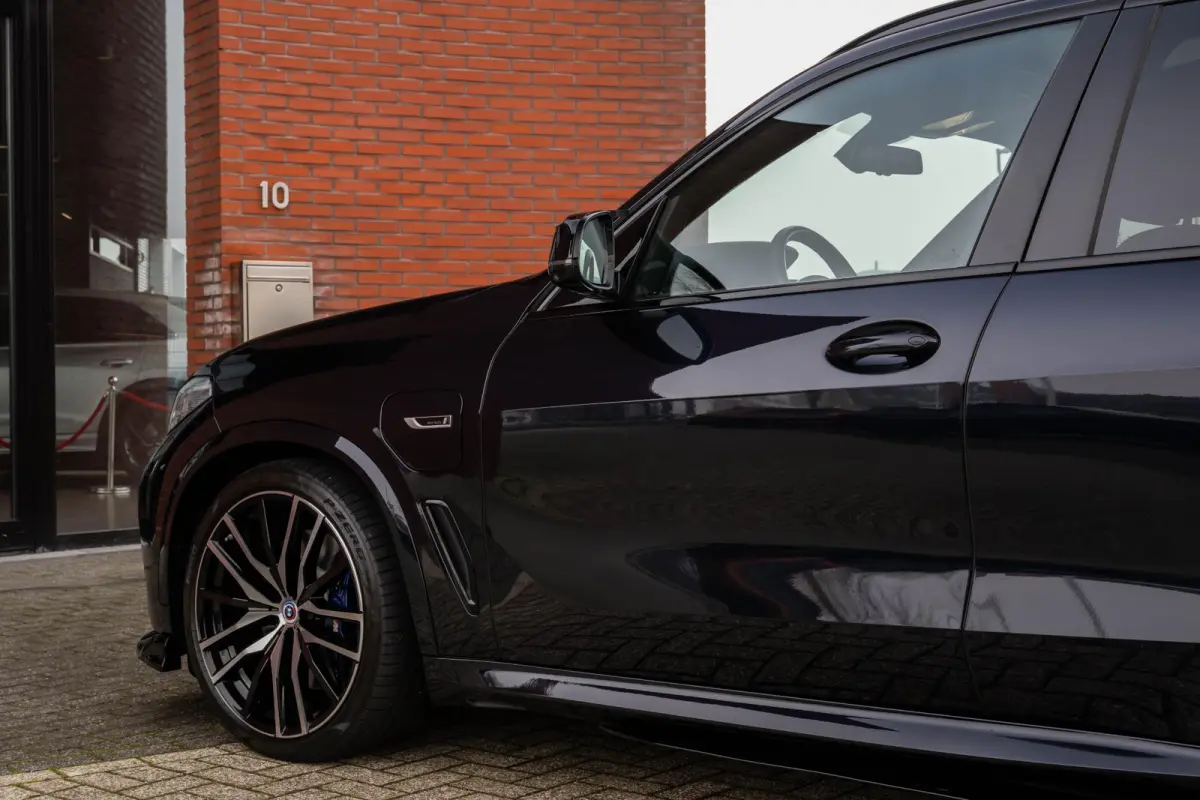 xDrive45e M-Sport Pano Laser Sportuitlaat kleppen