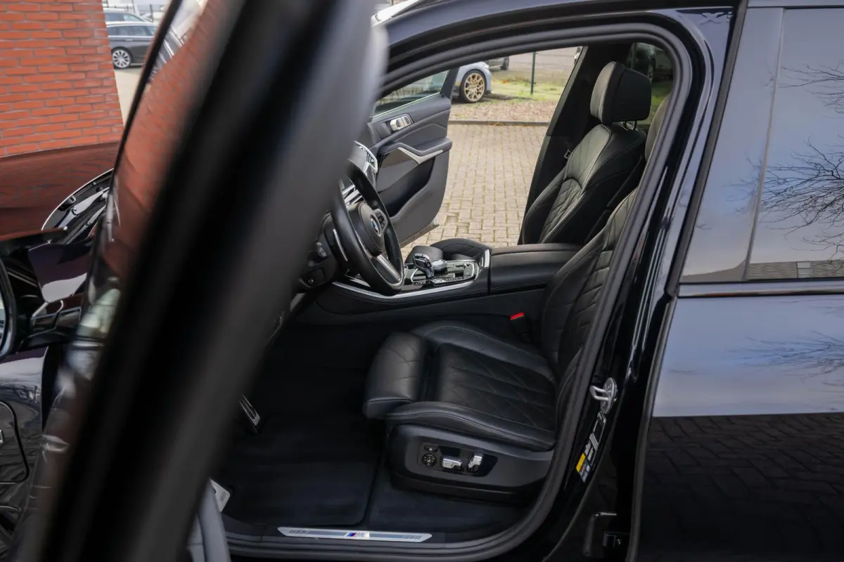 xDrive45e M-Sport Pano Laser Sportuitlaat kleppen