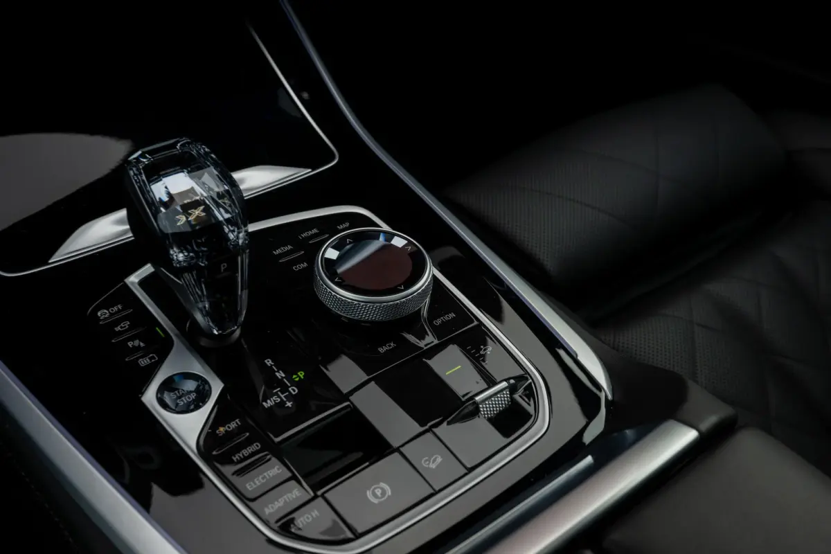 xDrive45e M-Sport Pano Laser Sportuitlaat kleppen