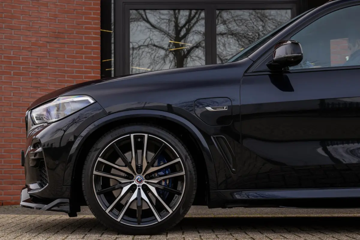 xDrive45e M-Sport Pano Laser Sportuitlaat kleppen