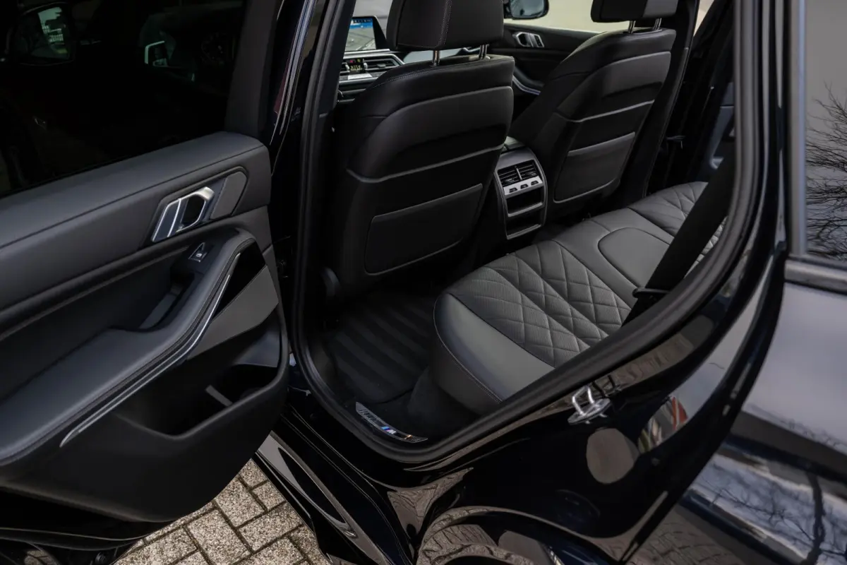 xDrive45e M-Sport Pano Laser Sportuitlaat kleppen