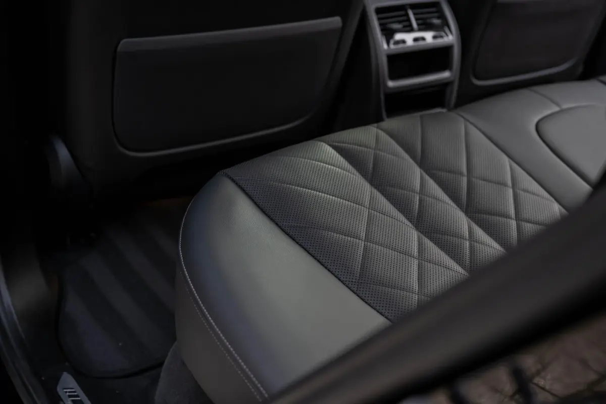 xDrive45e M-Sport Pano Laser Sportuitlaat kleppen