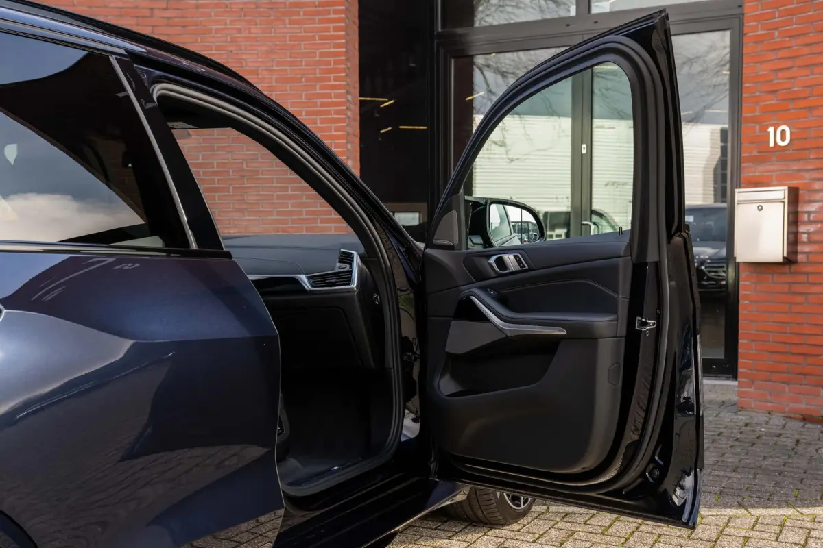 xDrive45e M-Sport Pano Laser Sportuitlaat kleppen