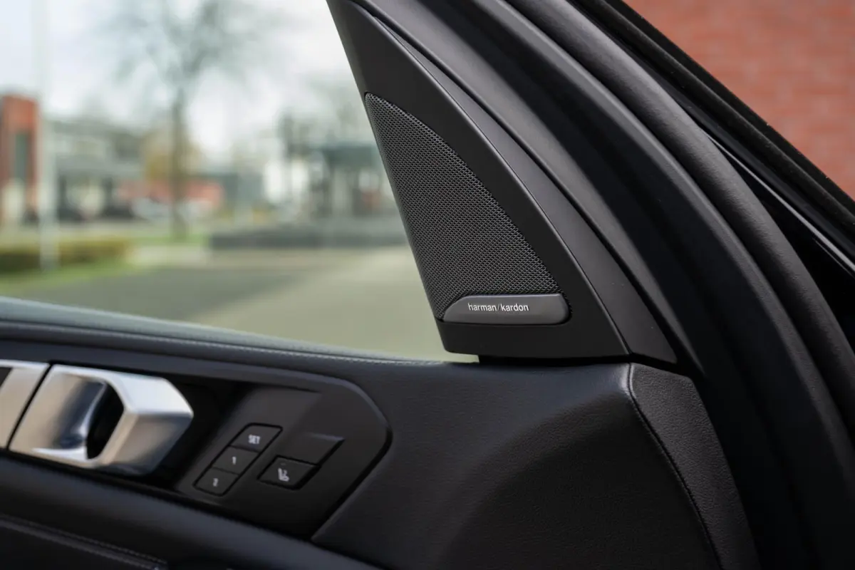 xDrive45e M-Sport Pano Laser Sportuitlaat kleppen