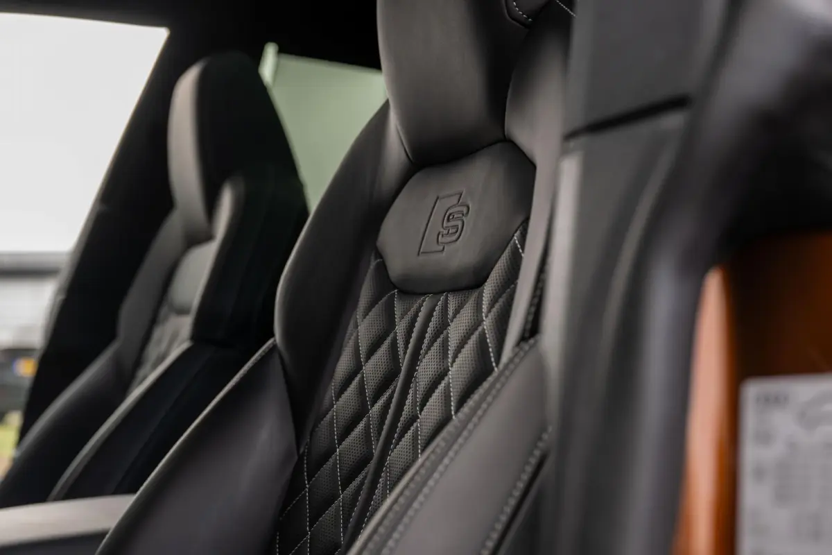 60 TFSI e quattro S Competition Audi Exclusive