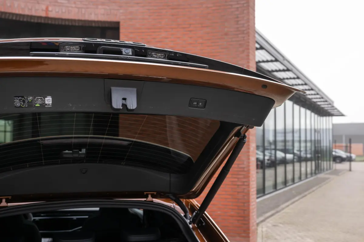 60 TFSI e quattro S Competition Audi Exclusive