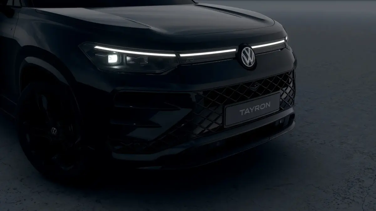 R-Line | 'App-Connect' draadloze smartphone integratie | Automatische afstandsregeling (Adaptive Cruise Control) | Black Style Pakket