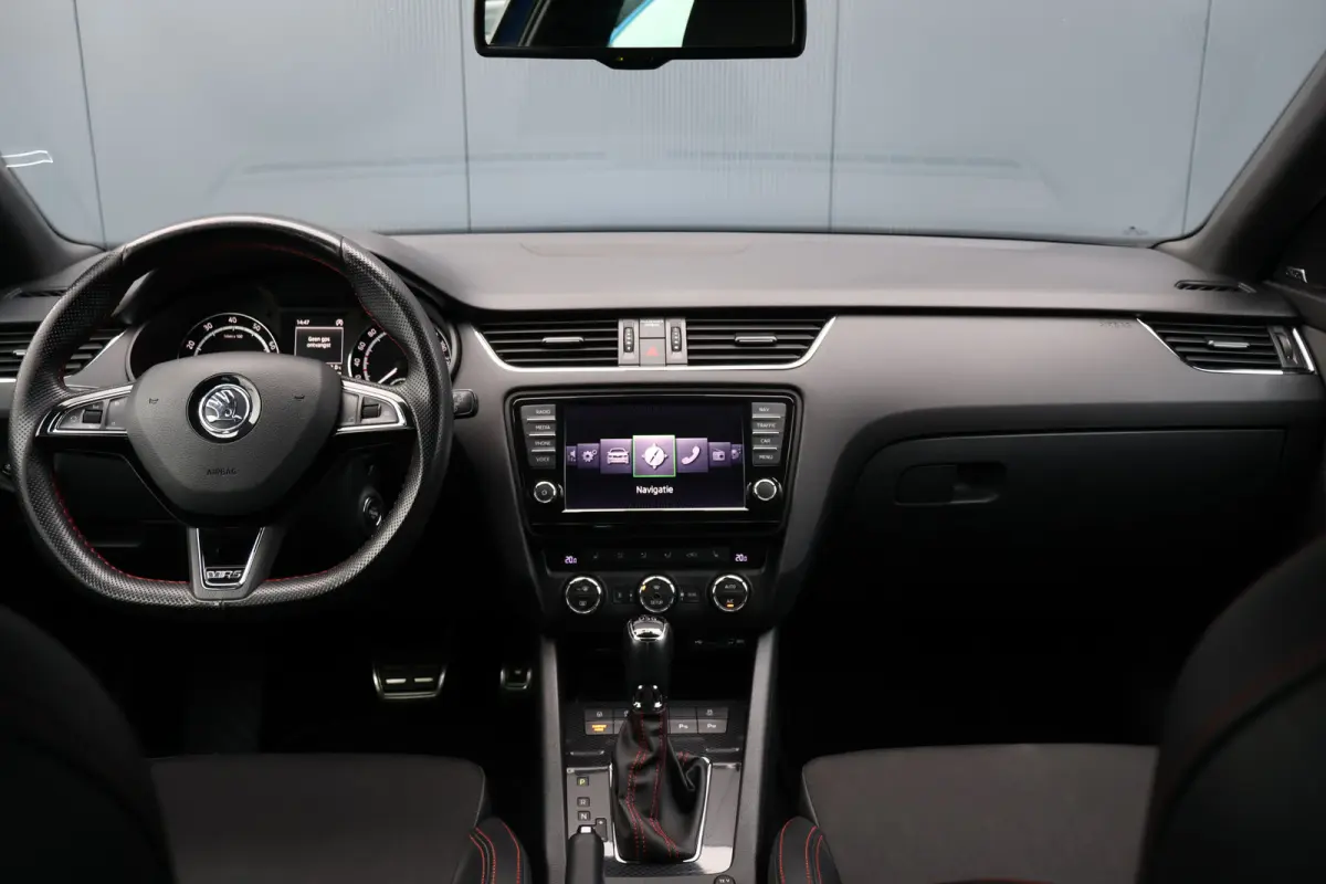 2.0 TSI RS Automaat | Stoelverwarming | DAB+ | Keyless | Elektrische Achterklep | Xenon