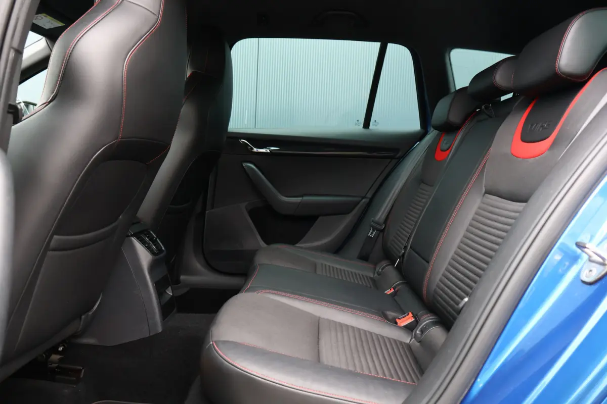 2.0 TSI RS Automaat | Stoelverwarming | DAB+ | Keyless | Elektrische Achterklep | Xenon
