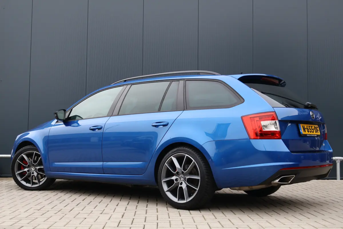 2.0 TSI RS Automaat | Stoelverwarming | DAB+ | Keyless | Elektrische Achterklep | Xenon