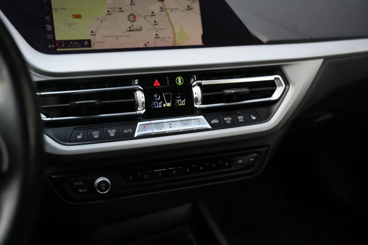 118d High Executive Automaat Led Stoelverwarming
