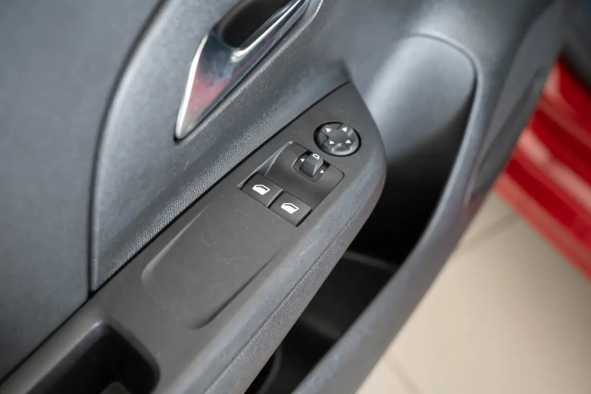 1.2 Turbo 100PK Edition | Parkeersensoren | Airco | Apple Carplay & Android Auto | Cruise Controle | Bluetooth |