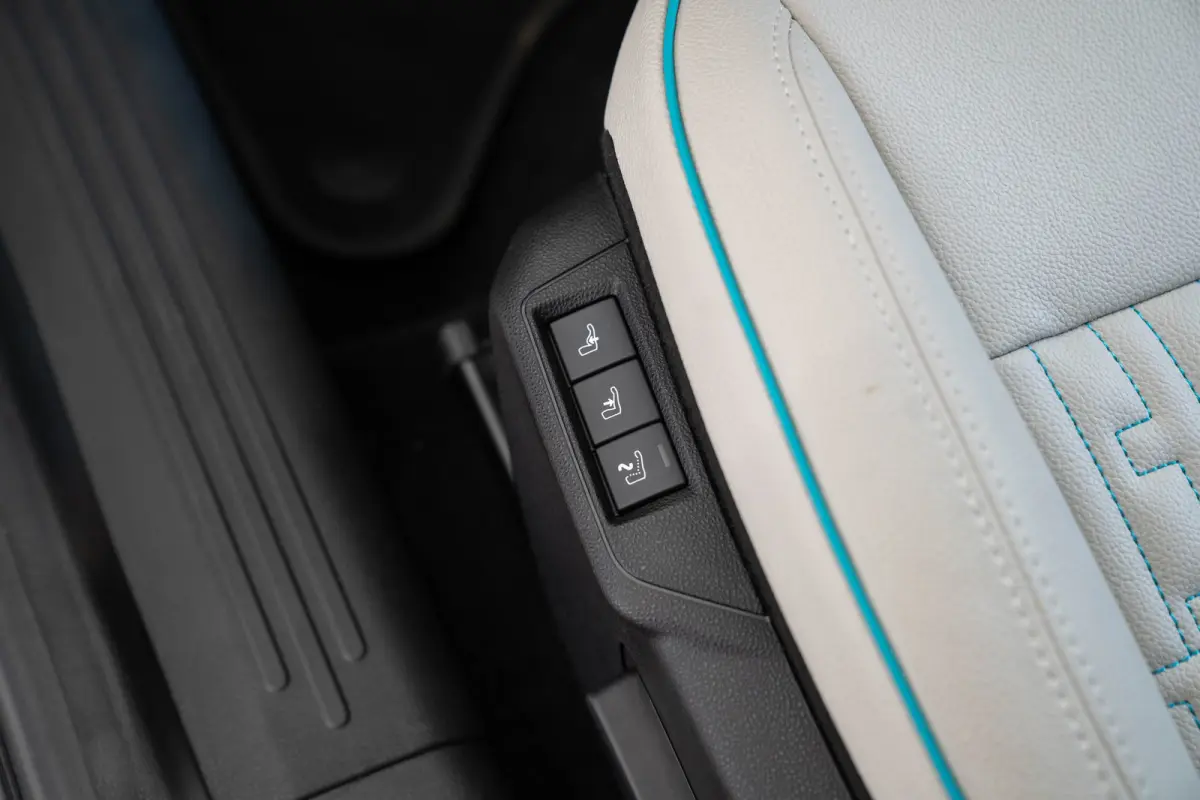 1.2 Hybrid 145PK La Prima | Tot 8 Jaar Garantie | Camera | Parkeersensoren | Navigatie | Elektrische Achterklep | Stoelverwarming |