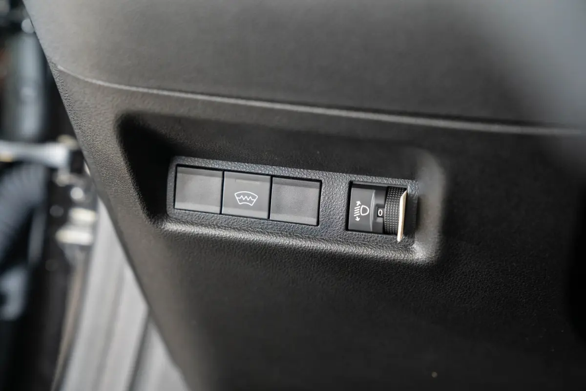 1.2 Hybrid 145PK La Prima | Tot 8 Jaar Garantie | Camera | Parkeersensoren | Navigatie | Elektrische Achterklep | Stoelverwarming |