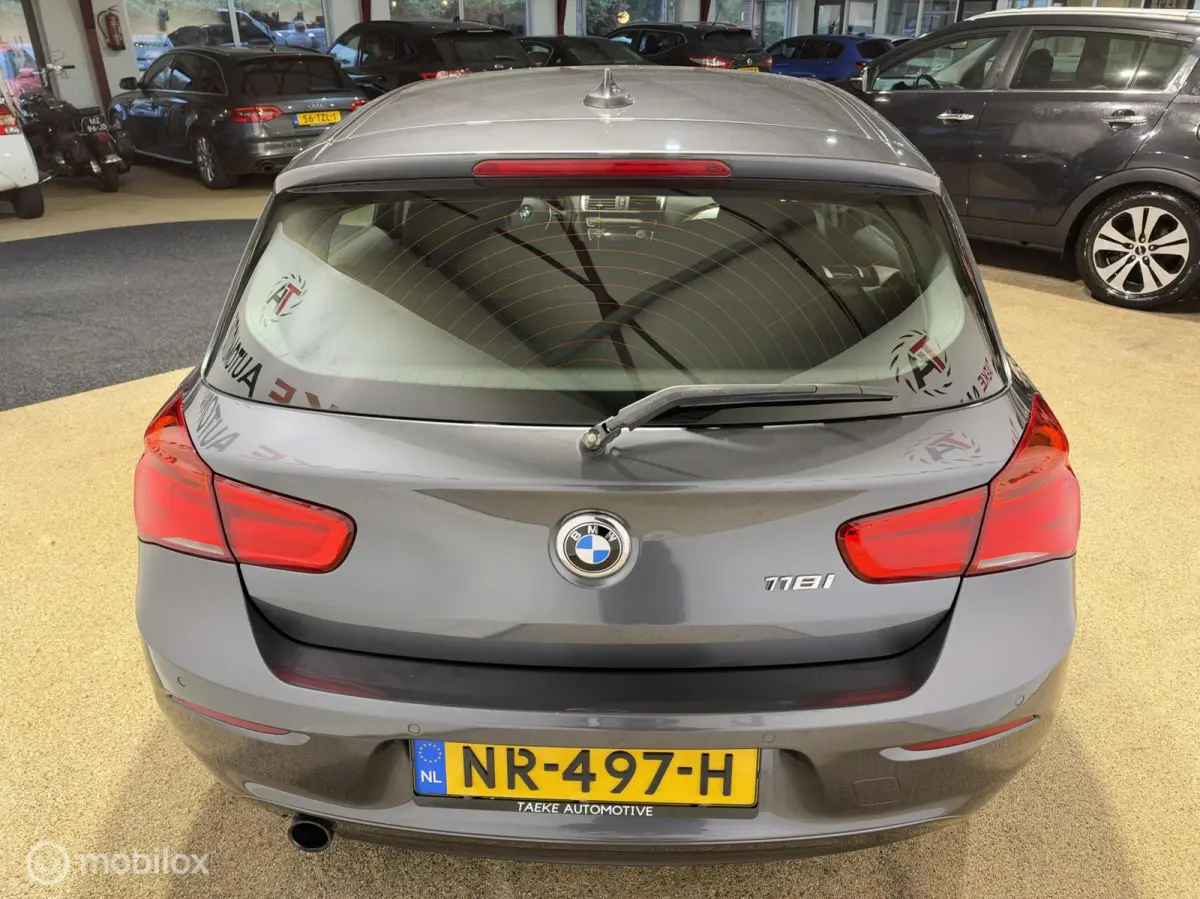 118i Corporate Lease AUT/CLIMA/CRUISE/NAP/APK
