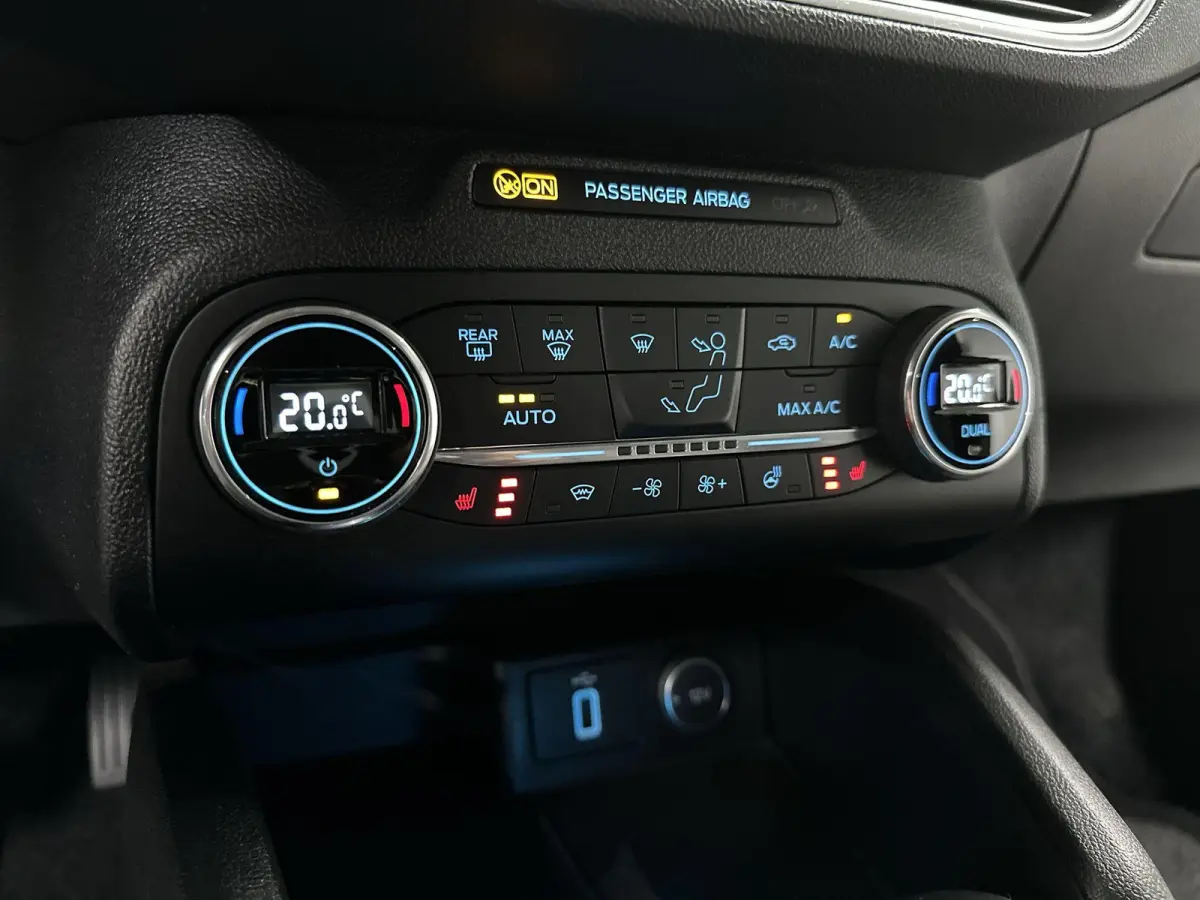 1.5 EcoBoost Active Business Automaat | Trekhaak