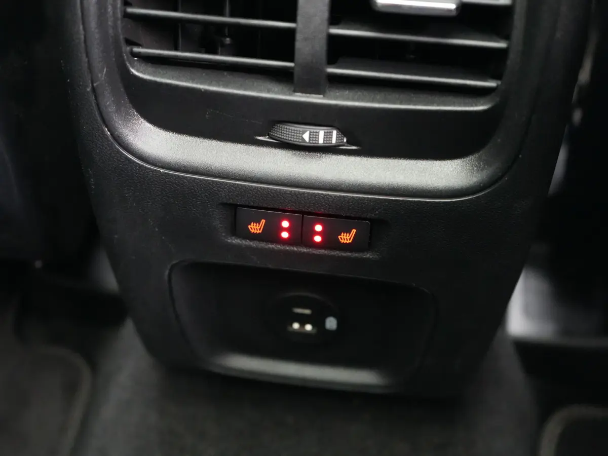 2.5 PHEV Vignale 225pk Dealer O.H. | Trekhaak Af Fabriek | Panodak | Adaptive Cruise | Head Up | Bang & Olufsen | 360 Camera | Lederen Sportstoelen Memory & Verwarmd | Keyless | BLIS | Apple