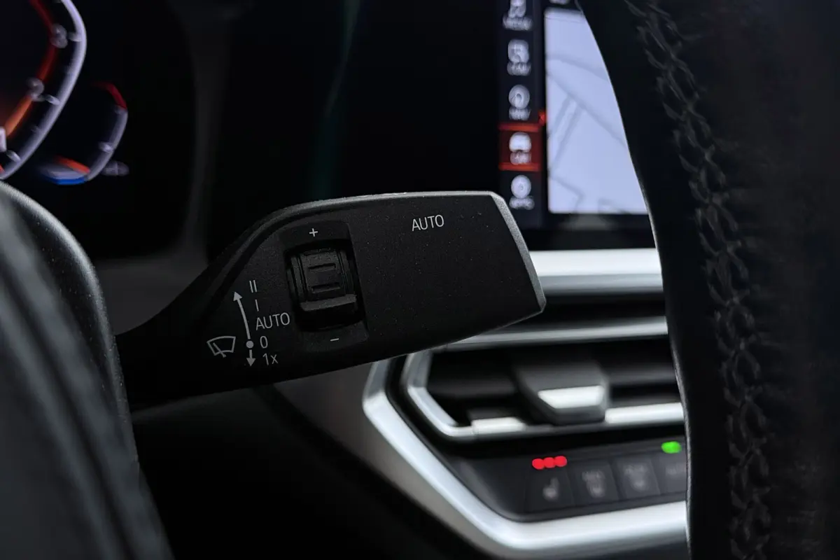 320i High Executive Edition | M-Sport | Org NL | Leer | Sportstoelen | CarPlay | Stoelverwarming | Digital Cockpit |