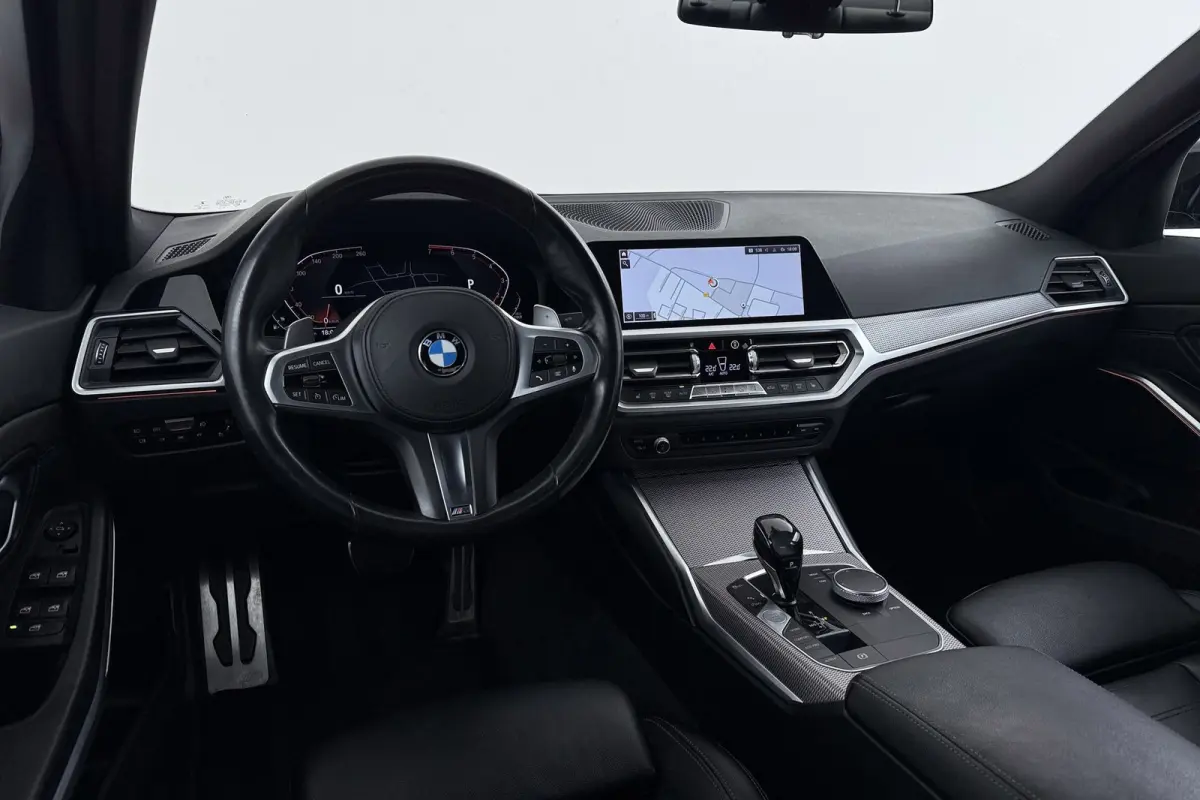 320i High Executive Edition | M-Sport | Org NL | Leer | Sportstoelen | CarPlay | Stoelverwarming | Digital Cockpit |