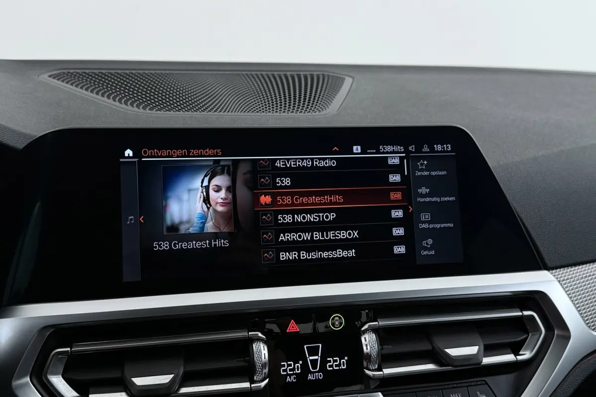 320i High Executive Edition | M-Sport | Org NL | Leer | Sportstoelen | CarPlay | Stoelverwarming | Digital Cockpit |