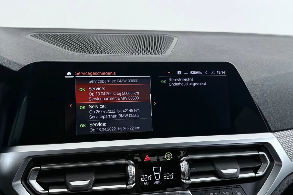 320i High Executive Edition | M-Sport | Org NL | Leer | Sportstoelen | CarPlay | Stoelverwarming | Digital Cockpit |