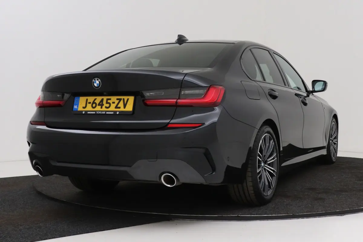 320i High Executive Edition | M-Sport | Org NL | Leer | Sportstoelen | CarPlay | Stoelverwarming | Digital Cockpit |