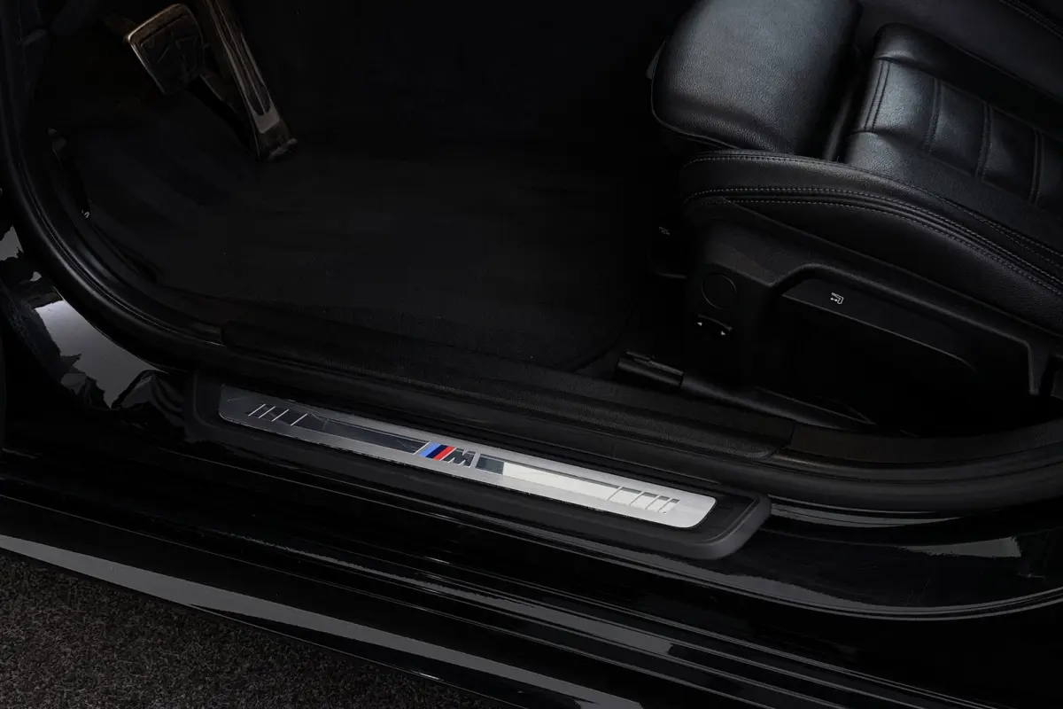 320i High Executive Edition | M-Sport | Org NL | Leer | Sportstoelen | CarPlay | Stoelverwarming | Digital Cockpit |