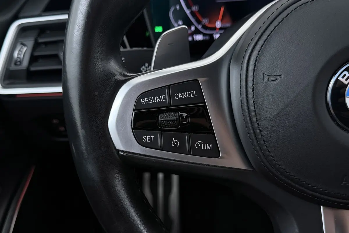 320i High Executive Edition | M-Sport | Org NL | Leer | Sportstoelen | CarPlay | Stoelverwarming | Digital Cockpit |