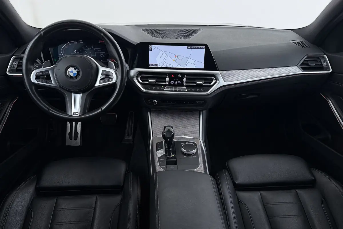320i High Executive Edition | M-Sport | Org NL | Leer | Sportstoelen | CarPlay | Stoelverwarming | Digital Cockpit |