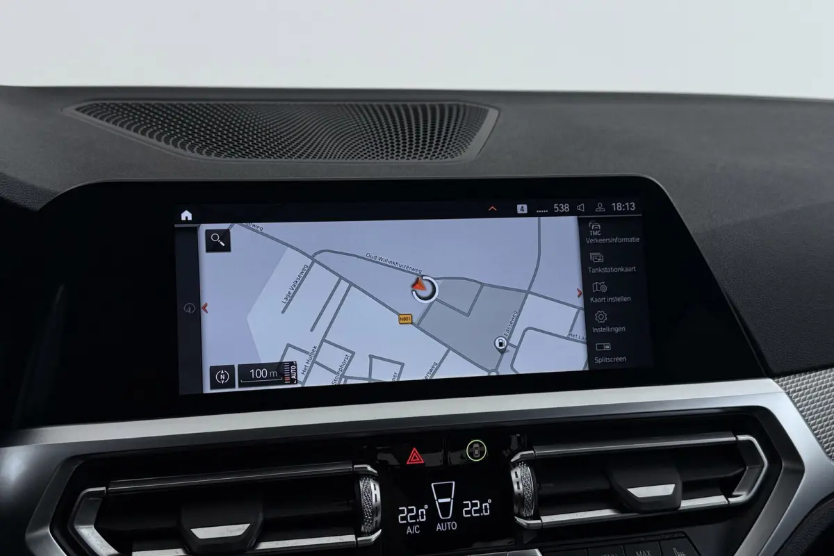 320i High Executive Edition | M-Sport | Org NL | Leer | Sportstoelen | CarPlay | Stoelverwarming | Digital Cockpit |