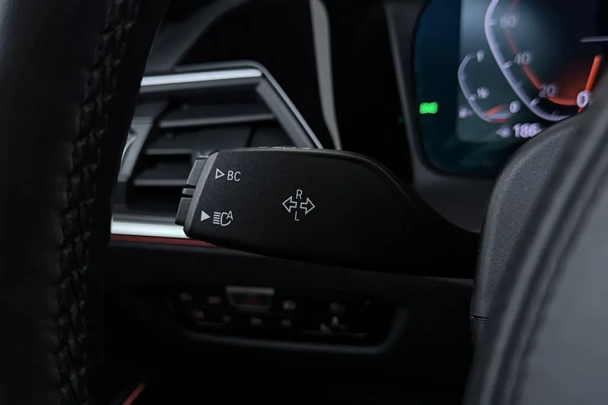 320i High Executive Edition | M-Sport | Org NL | Leer | Sportstoelen | CarPlay | Stoelverwarming | Digital Cockpit |
