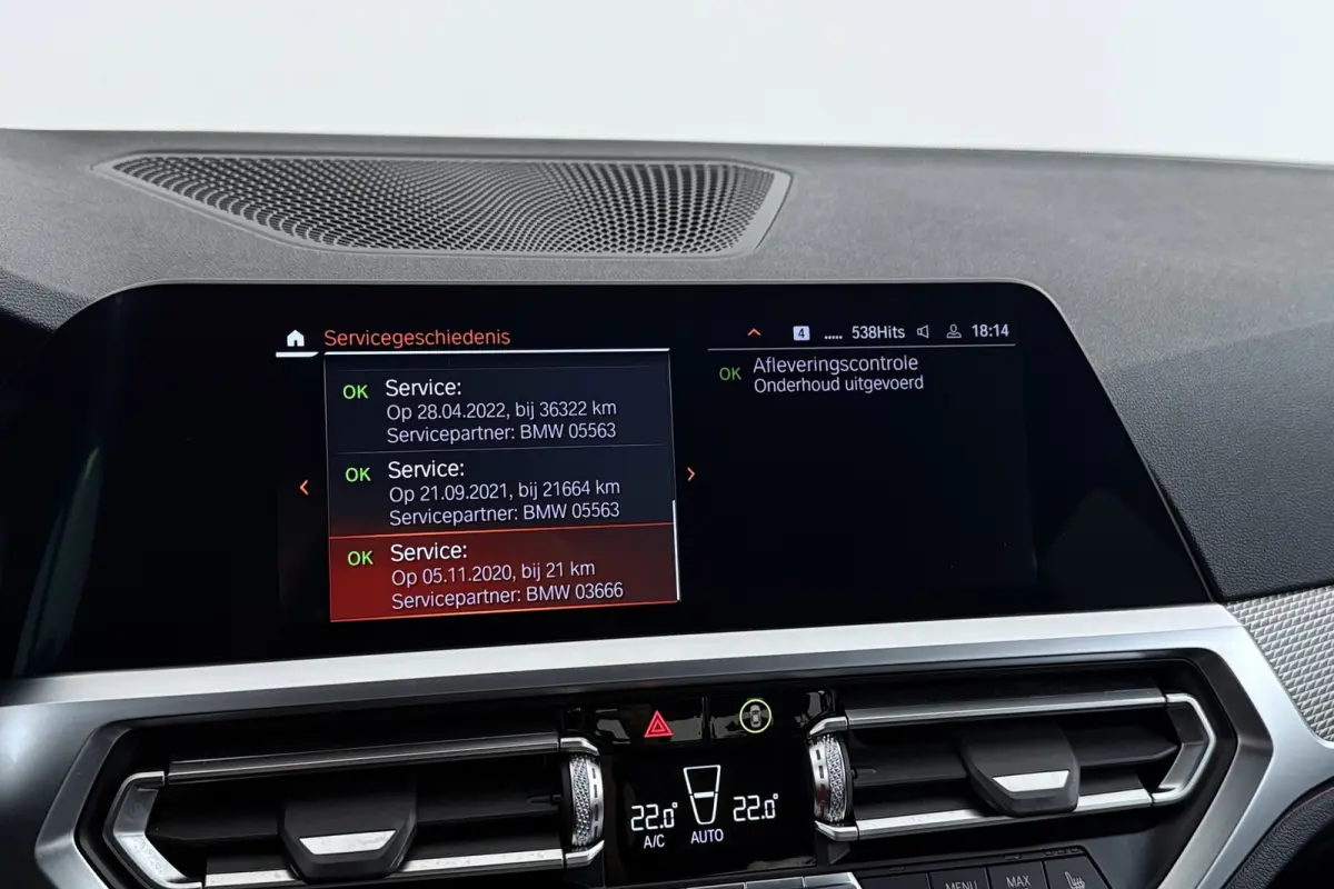 320i High Executive Edition | M-Sport | Org NL | Leer | Sportstoelen | CarPlay | Stoelverwarming | Digital Cockpit |