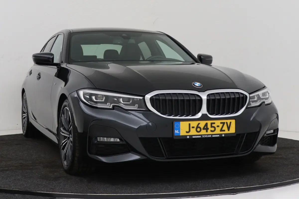 320i High Executive Edition | M-Sport | Org NL | Leer | Sportstoelen | CarPlay | Stoelverwarming | Digital Cockpit |