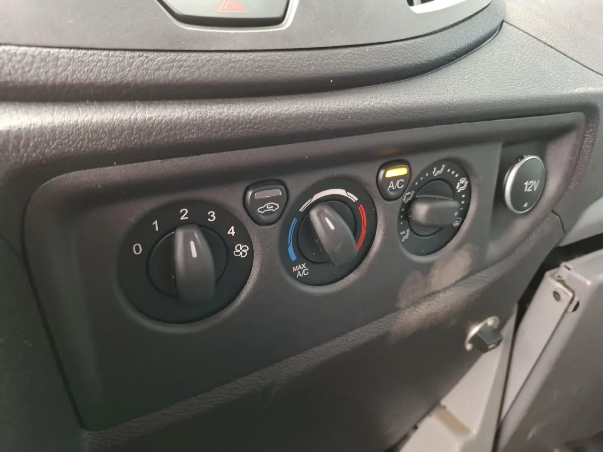330 2.0 TDCI L2H2 Trend AIRCO / CRUISE CONTROLE / L2H2 / KASTEN INRICHTING / EURO 6