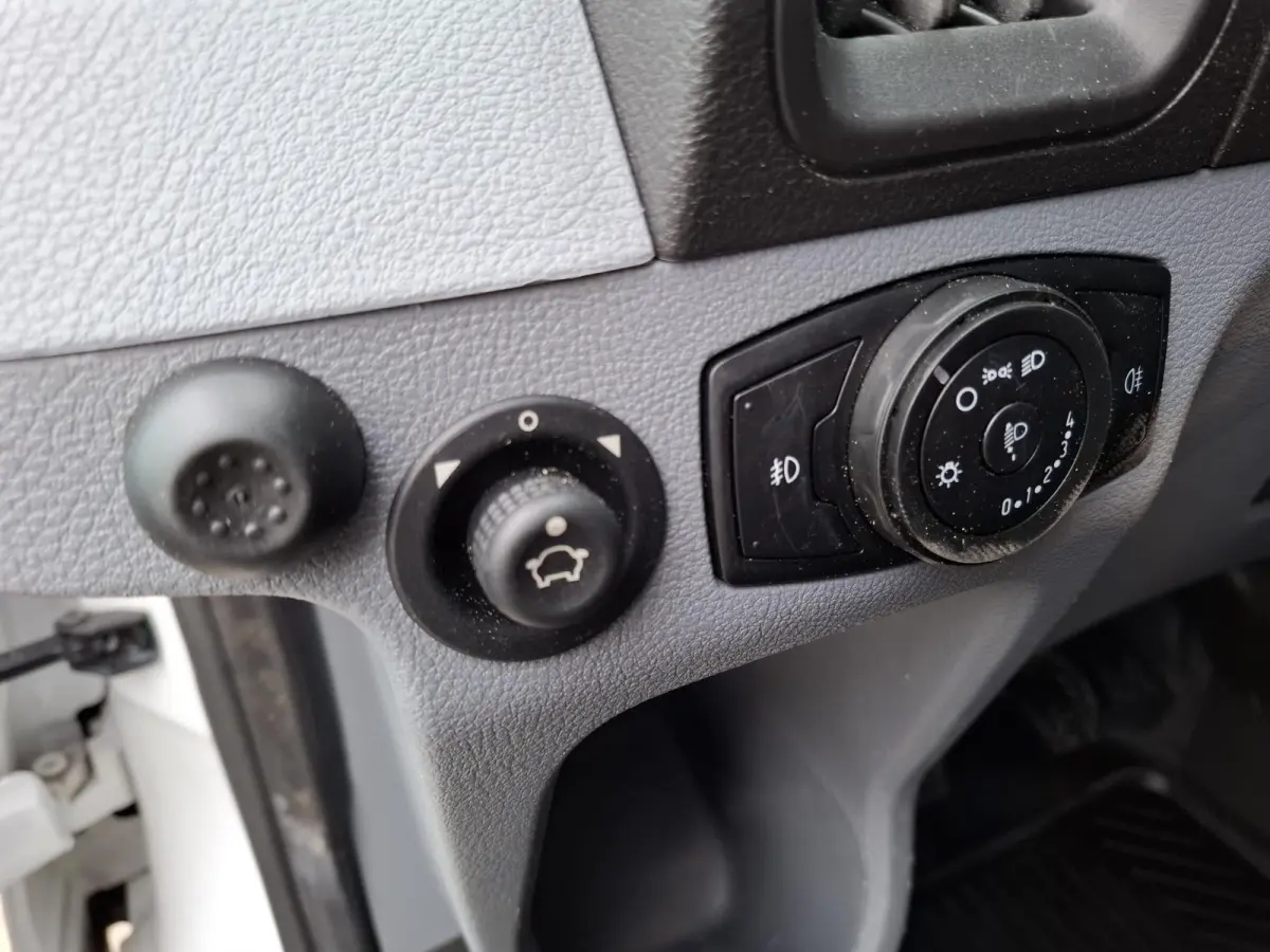 330 2.0 TDCI L2H2 Trend AIRCO / CRUISE CONTROLE / L2H2 / KASTEN INRICHTING / EURO 6