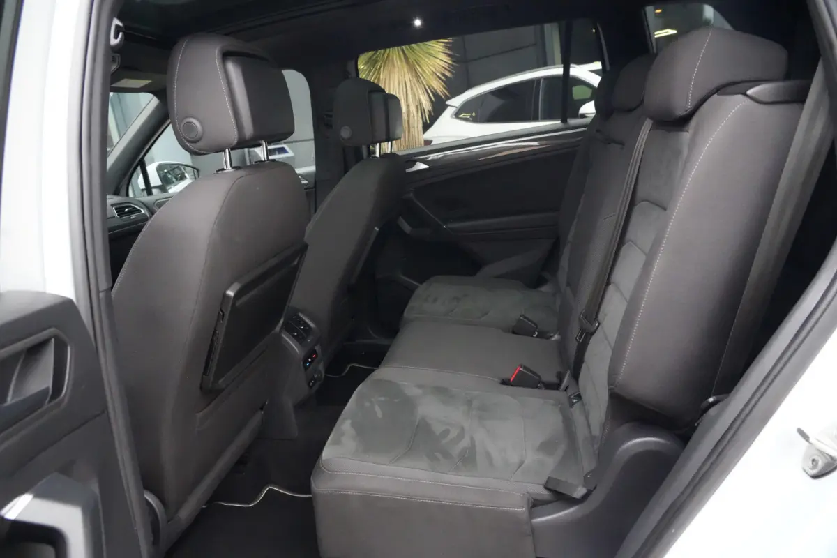 7P 1.5 TSI Highline Business R | 150 PK | Panoramadak | 7-persoons | R-Line | Trekhaak | Camera | ACC | Volkswagen Tiguan Allspace 1.5 TSI Highline Business R met 150 PK, 1.5 liter viercilin