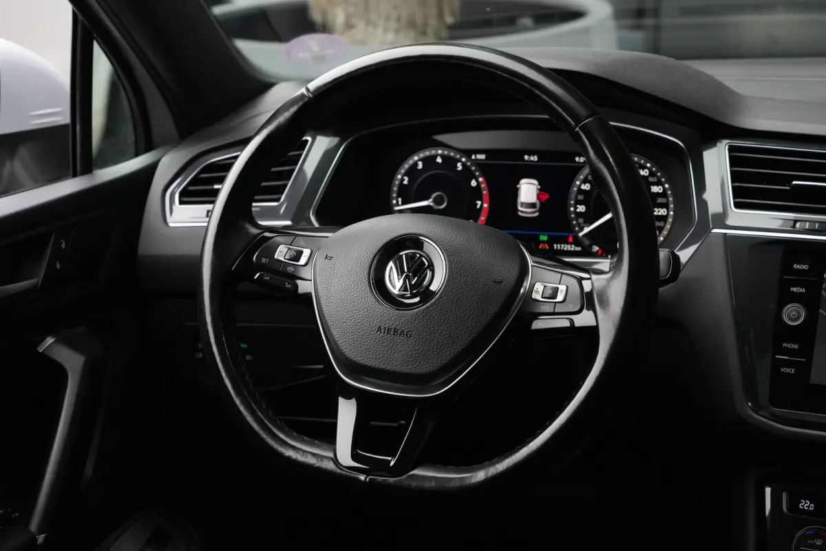 7P 1.5 TSI Highline Business R | 150 PK | Panoramadak | 7-persoons | R-Line | Trekhaak | Camera | ACC | Volkswagen Tiguan Allspace 1.5 TSI Highline Business R met 150 PK, 1.5 liter viercilin