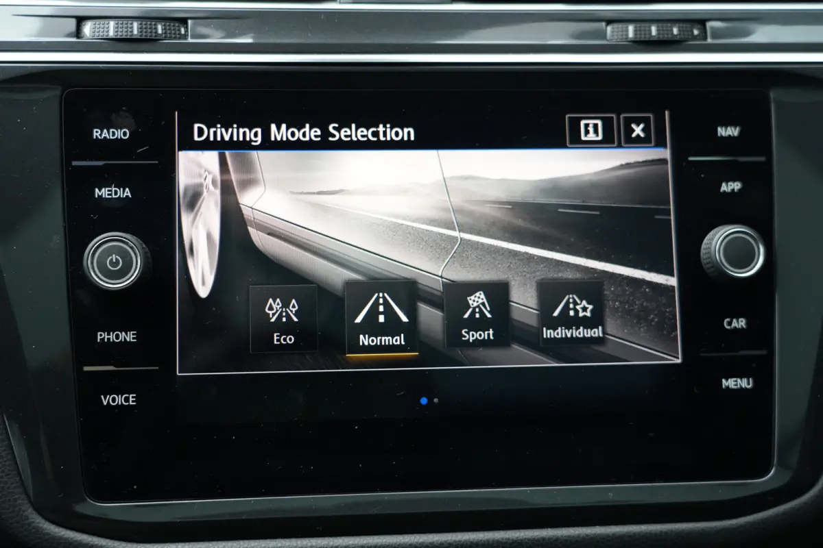 7P 1.5 TSI Highline Business R | 150 PK | Panoramadak | 7-persoons | R-Line | Trekhaak | Camera | ACC | Volkswagen Tiguan Allspace 1.5 TSI Highline Business R met 150 PK, 1.5 liter viercilin