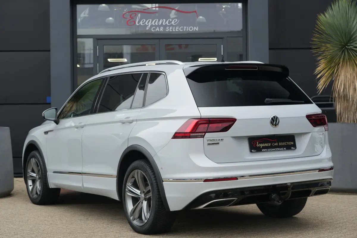 7P 1.5 TSI Highline Business R | 150 PK | Panoramadak | 7-persoons | R-Line | Trekhaak | Camera | ACC | Volkswagen Tiguan Allspace 1.5 TSI Highline Business R met 150 PK, 1.5 liter viercilin