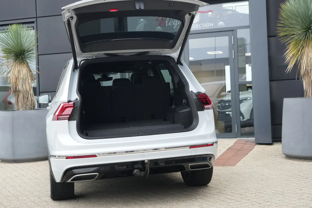 7P 1.5 TSI Highline Business R | 150 PK | Panoramadak | 7-persoons | R-Line | Trekhaak | Camera | ACC | Volkswagen Tiguan Allspace 1.5 TSI Highline Business R met 150 PK, 1.5 liter viercilin
