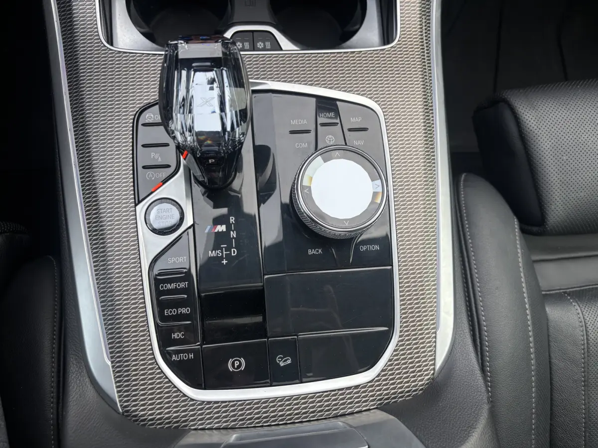 M50D / Leder Trekhaak Grijs kenteken
