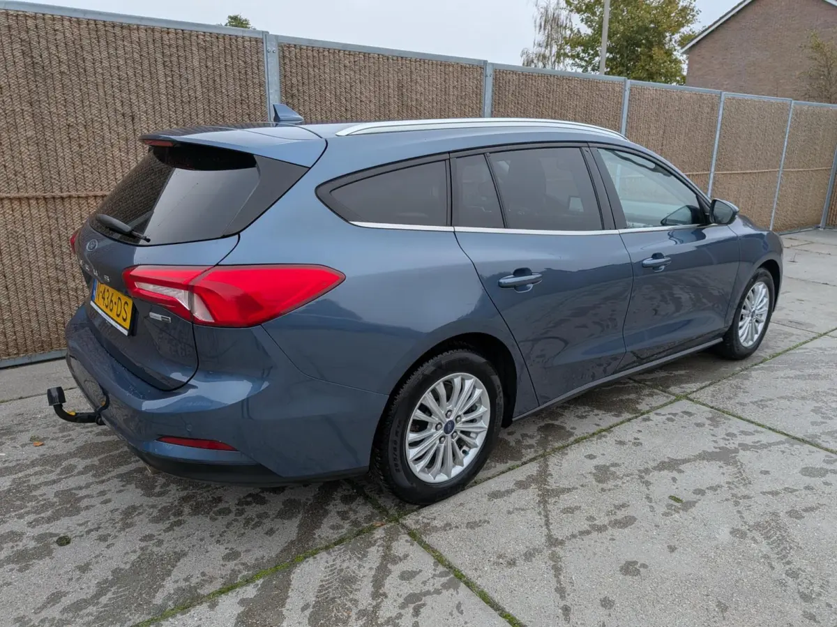 1.0 Hybrid Titanium X Business|1e Eig|Trekh