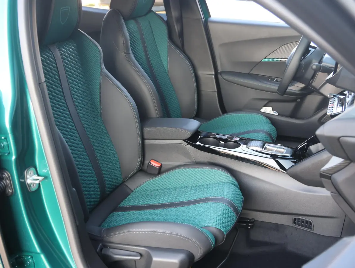 1.2 Hybrid 110 Allure Limited Edition NFKS LED | Camera 360 * | Dodedoek detectie | 17" LMV | Apple Carplay & Android Auto | 8 jaar garantie!