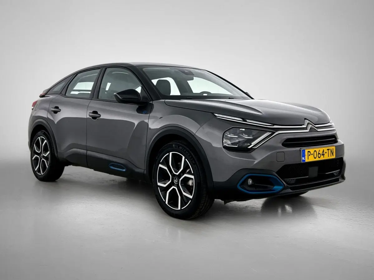 136pk Feel Pack 50 kWh Automaat | 1ste Eigenaar | Navigatie | Climate Control | Cruise Control | 18"LMV | Camera | Full-LED |