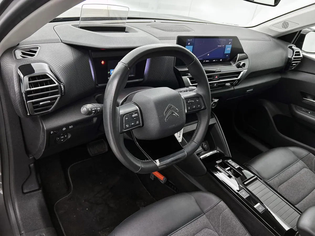 136pk Feel Pack 50 kWh Automaat | 1ste Eigenaar | Navigatie | Climate Control | Cruise Control | 18"LMV | Camera | Full-LED |